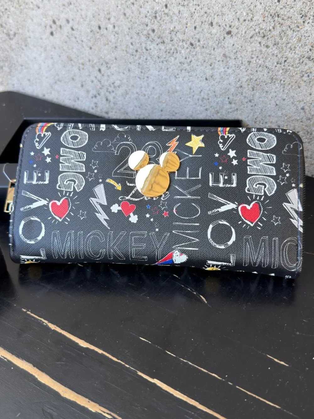 NEW DISNEY MICKEY MOUSE OMG / LOVE ZIP AROUND WALLET